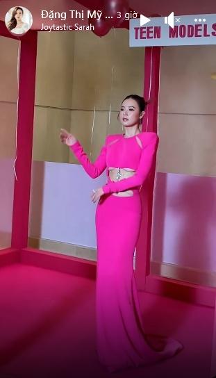 Giảng viên Midu diện váy lộ chân ngực có đọ lại Tiểu Vy, Jun Vũ?-1