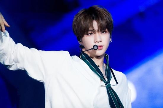 Kang Daniel xin lỗi vì chê phụ nữ trang điểm nhìn đáng sợ