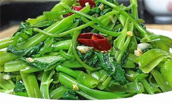 Mẹo xào rau muống ngon không kém nhà hàng, quán nhậu-1