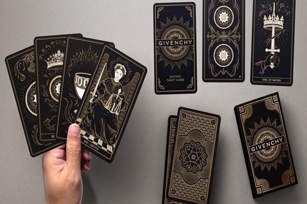Bói bài Tarot hàng ngày - Chủ Nhật 24/7/2022: Rung động đầu đời-1