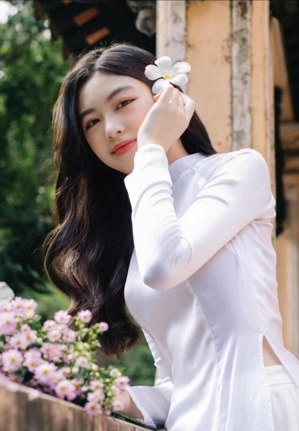 Con gái Quyền Linh không chỉ xinh mà thời trang cũng rất nổi bật-1