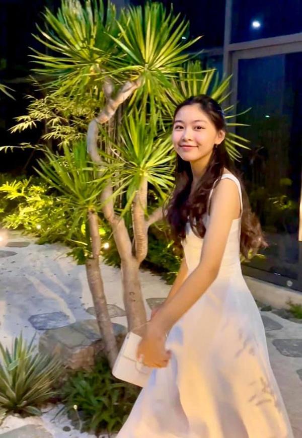 Con gái Quyền Linh không chỉ xinh mà thời trang cũng rất nổi bật-6