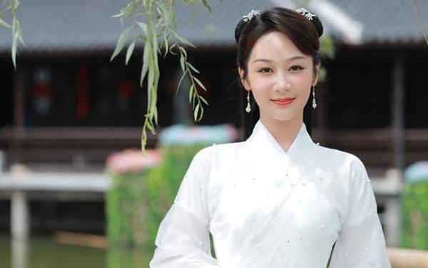 Biệt thự Dương Tử đẹp như lâu đài, trị giá hơn 140 tỷ đồng-1