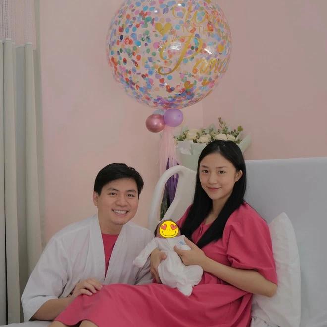 Phạm Quỳnh Anh và loạt mỹ nhân Việt đi đẻ vẫn xinh đẹp bất chấp-8