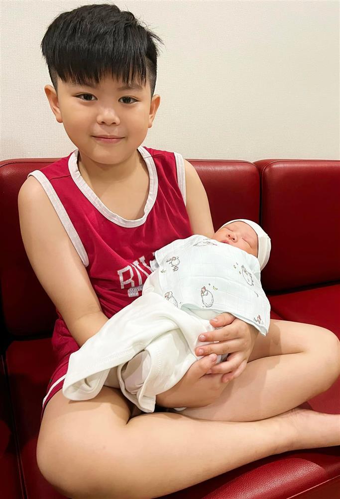 Bà xã MC Tuấn Tú lâm bồn, nơi đẻ như khách sạn 5 sao-3