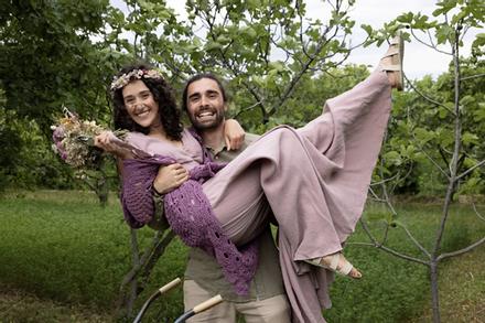 Đám cưới 'của nhà trồng được': Rẻ bất ngờ mà ai cũng tấm tắc khen
