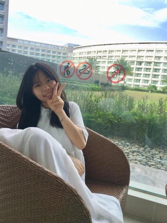 Con gái cố nhạc sĩ Trần Lập đón tuổi 16 rạng rỡ trưởng thành-8