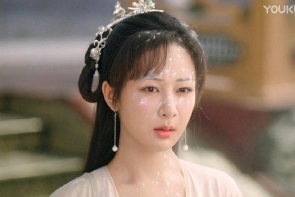 Nhan sắc thật của mỹ nhân cổ trang đè bẹp Yoona, Dương Tử-11