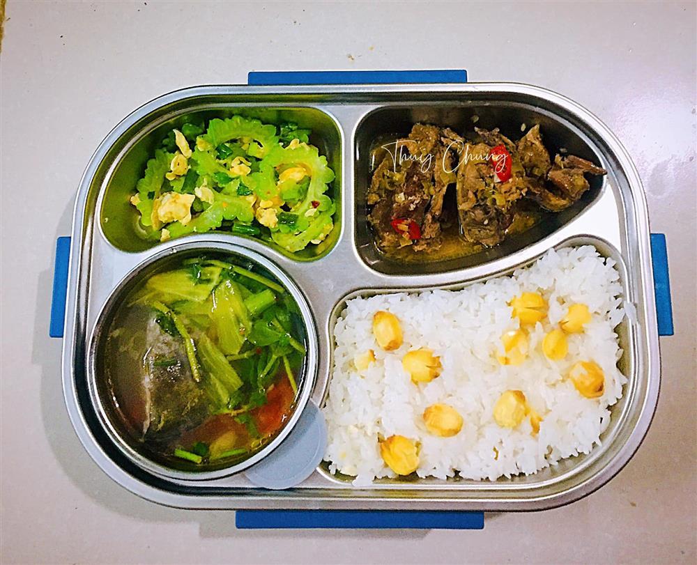 Loạt hộp cơm trưa màu sắc đẹp mắt, ngon miệng mà chỉ mất 40k-4