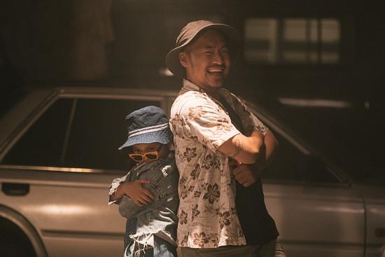 Tiến Luật trổ tài bắn rap khiến dân mạng ngỡ ngàng