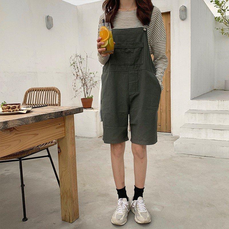 5 cách mix đồ với quần short yếm trendy giúp hack tuổi-3