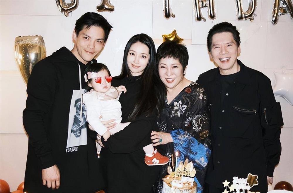 Con trai trùm xã hội đen Hong Kong lộ ảnh ngoại tình-3