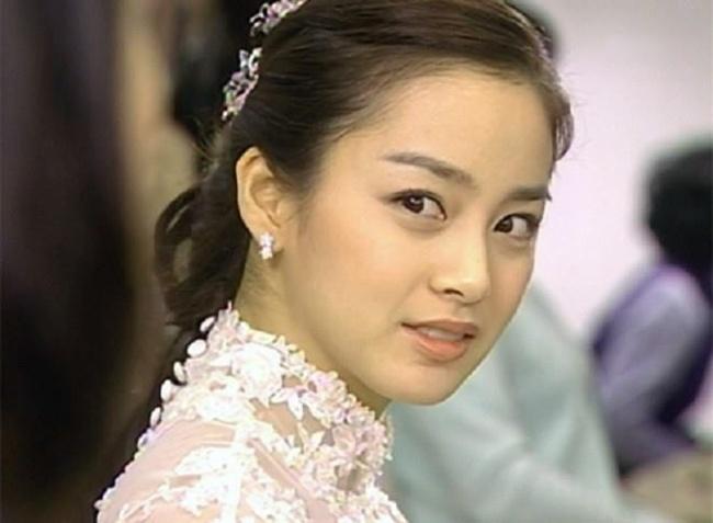 Kim Tae Hee và dàn diễn viên Hàn đổi đời lên nhờ vai phản diện-1