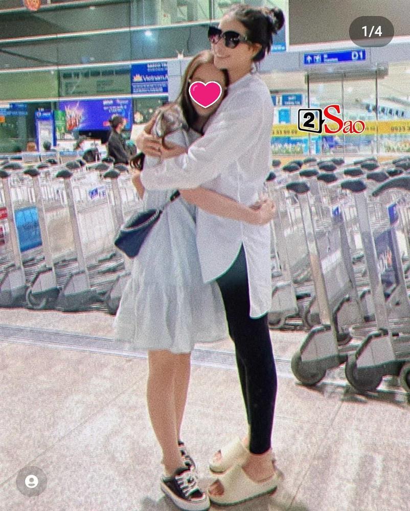 Phạm Hương lặng lẽ về Mỹ, Maximus ra dáng anh cả-1