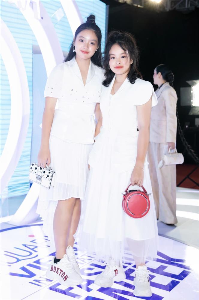 Thúy Hạnh tụt hạng nhan sắc trước 2 ái nữ trổ mã xinh đẹp-4