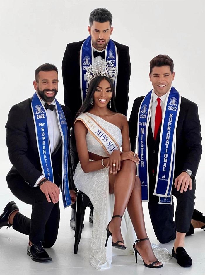 Lalela Mswane đẹp quyền lực bên những chàng trai đoạt giải cao trong cuộc thi Mister Supranational - Nam vương Siêu quốc gia 2022.