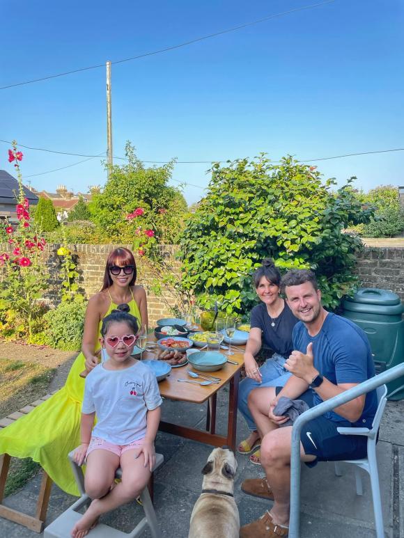 Hà Anh mặc như không vi vu quê chồng sau vụ áo dài phản cảm-1