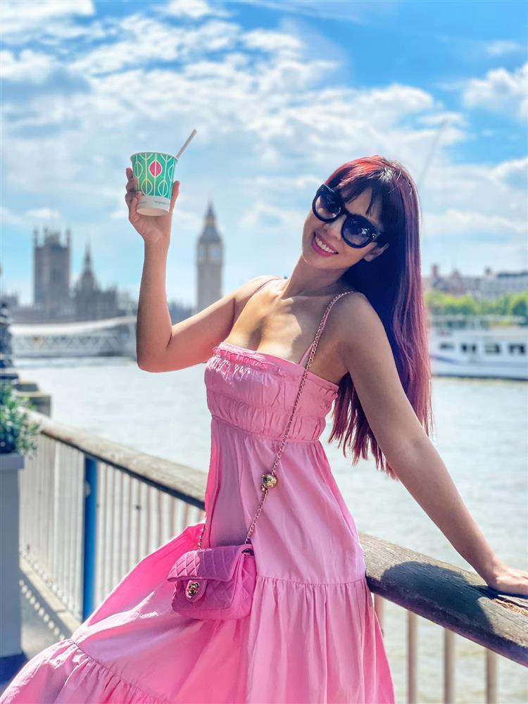 Hà Anh khoe vòng 1 tràn bờ đê đến ngộp thở ở quê chồng-7