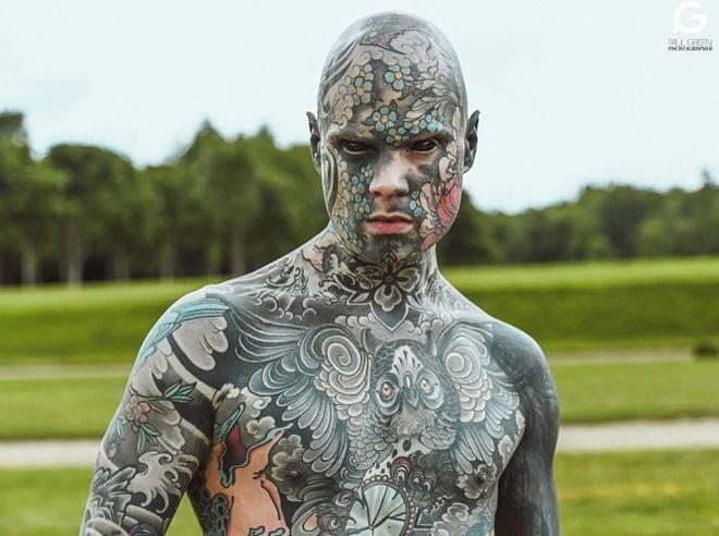 Sốc: Nữ người mẫu chi 5,8 tỷ xăm kín người để hóa rồng-9