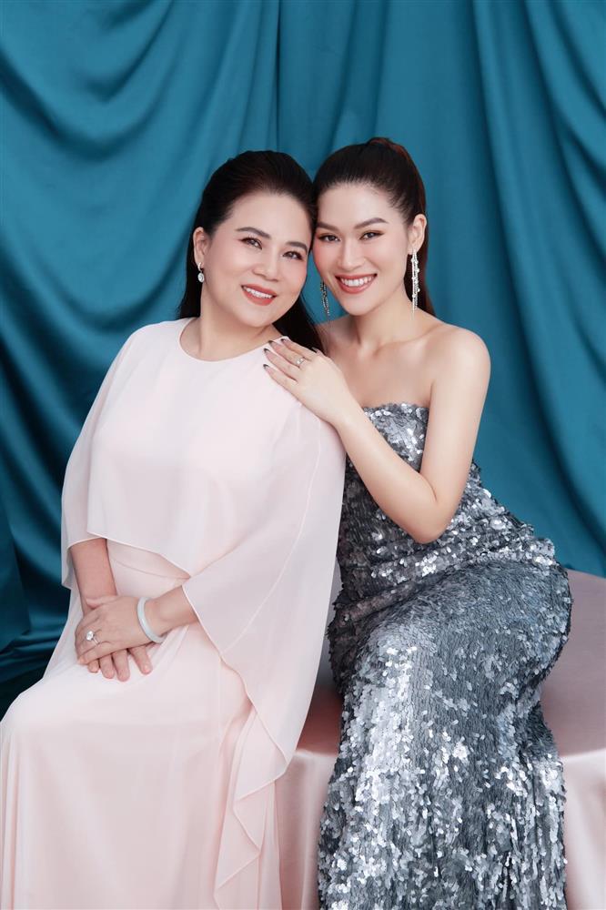 Nhan sắc người mẹ giàu có, quyền lực của rich kid Ngọc Thanh Tâm-2