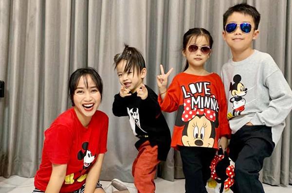 Hết xỏ guốc của mẹ, con trai Lệ Quyên để tóc dài như thiếu nữ-8