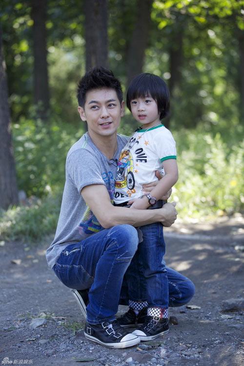 Cha con Lâm Chí Dĩnh gặp nạn, xe đâm cột điện bốc cháy dữ dội-2