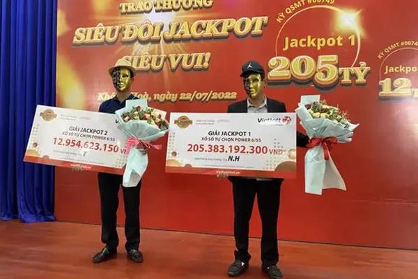 Trúng Vietlott 205 tỷ, doanh nhân Đà Nẵng vẫn chưa nói với vợ con-1