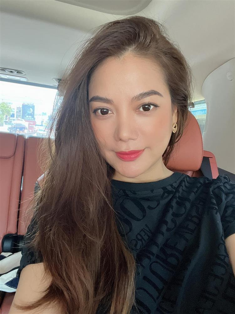 Tin showbiz Việt ngày 22/7: Vân Hugo như cún qua ống kính chồng-14