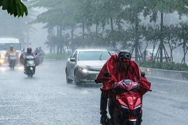 Cảnh báo mưa dông ở nội thành Hà Nội vào giờ tan tầm-1