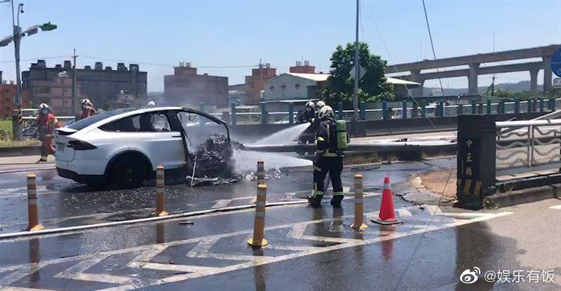 Lâm Chí Dĩnh máu me đầy mặt, siêu xe cháy thành phế thải-4