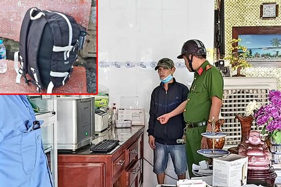 Mang cục đất vào hàng vàng, ép chủ tiệm mua