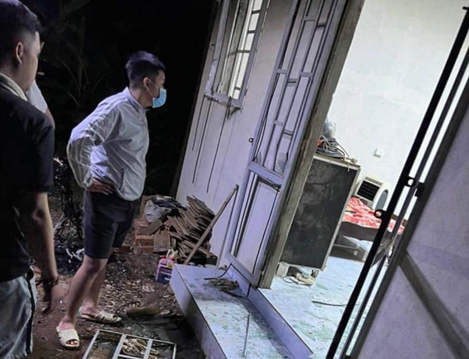 Cầm xà beng xông vào nhà hàng xóm, đập chết một người-1