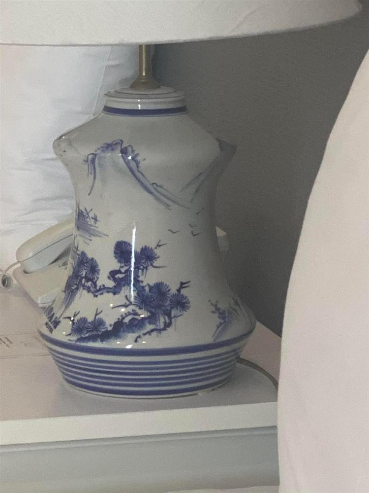 Hí hửng đi du lịch khách sạn 4 sao, đồ dùng trong phòng sao... sợ lắm-2