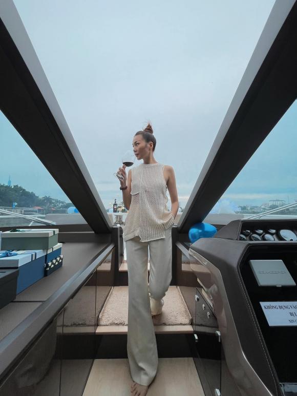 Vừa xây biệt thự chục tỷ, Thanh Hằng tổ chức sinh nhật trên du thuyền-3