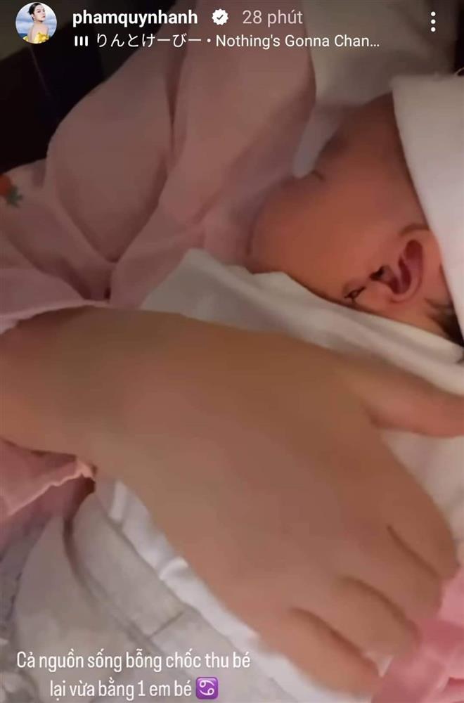 Phạm Quỳnh Anh lần đầu khoe cận mặt con gái sơ sinh-2