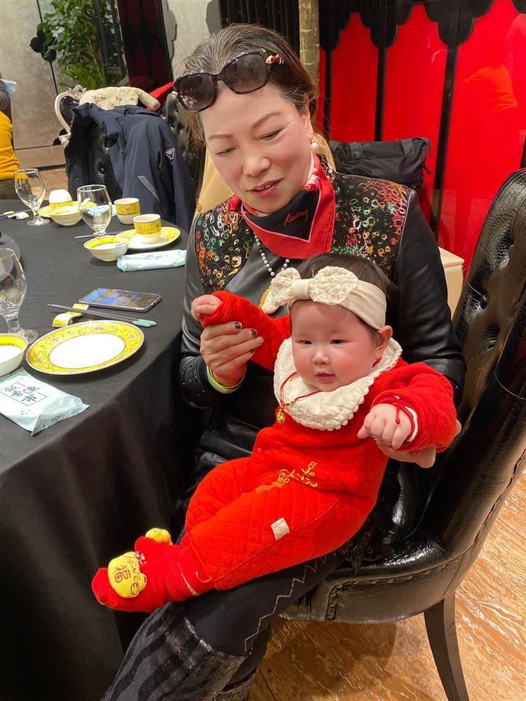 Lấy chồng xa nhà 4.000km, cô gái Việt Nam chuẩn nàng dâu số hưởng!-7