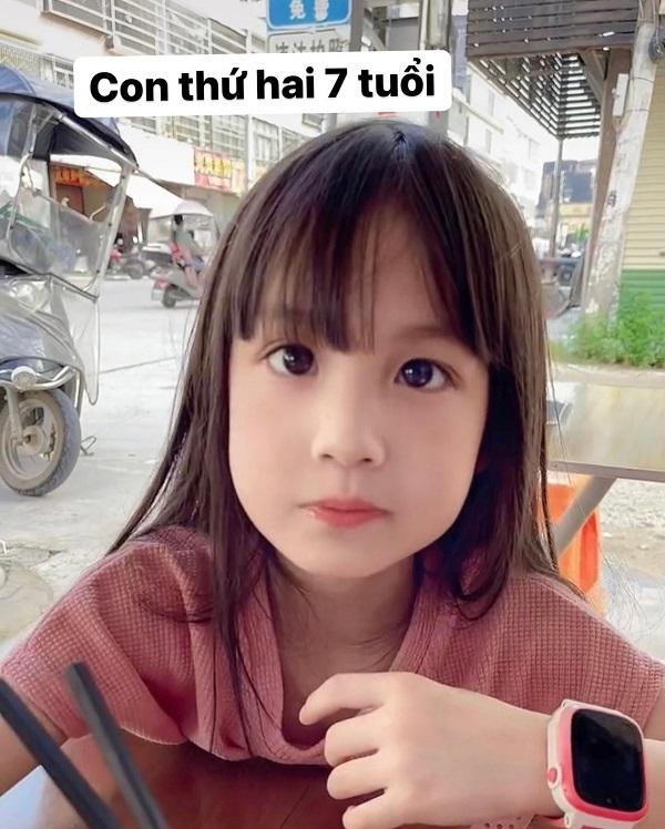 Phát sốt 5 chị em đẹp như vẽ, nhìn sang người mẹ còn choáng hơn-3