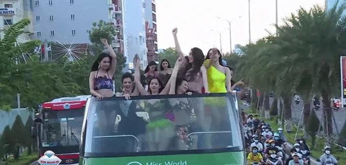 Phản cảm chiêu dùng mẫu mặc bikini để quảng cáo-1