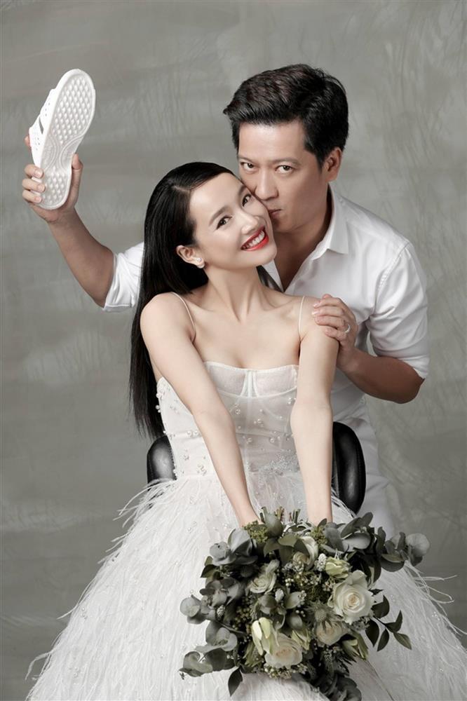 Sao Việt chụp ảnh cưới: Phạm Hương giấu mặt chồng, Trường Giang mang dép-2