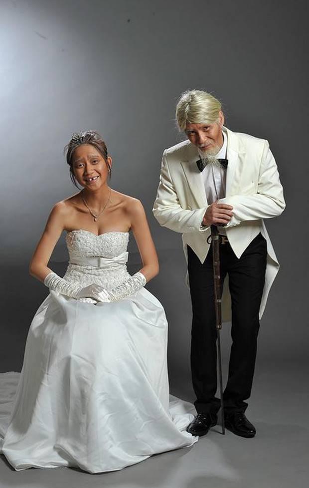 Sao Việt chụp ảnh cưới: Phạm Hương giấu mặt chồng, Trường Giang mang dép-4