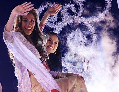 Miss Universe diễu hành biển có phản cảm như Miss World Vietnam?-3