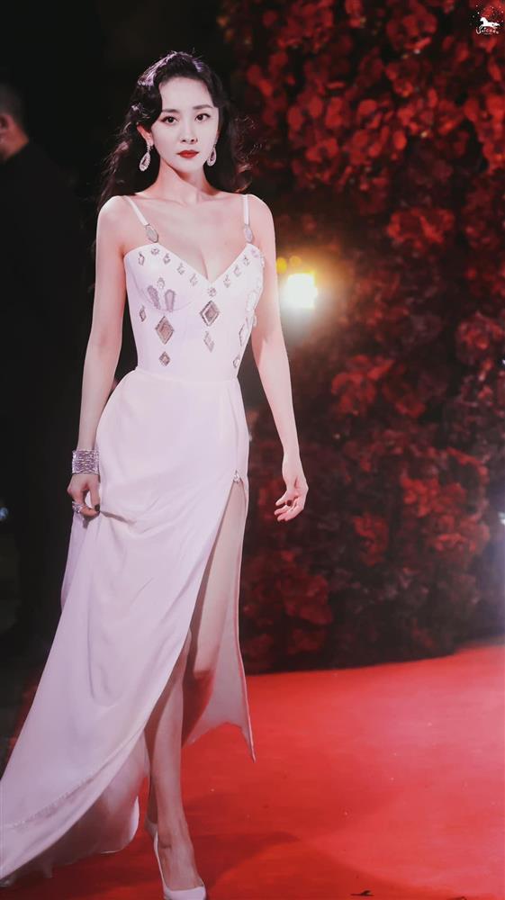 Hội mẹ bỉm đình đám Cbiz: Dương Mịch đọ sắc cực gắt Triệu Lệ Dĩnh-6