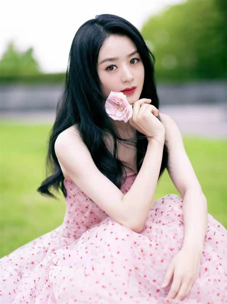 Hội mẹ bỉm đình đám Cbiz: Dương Mịch đọ sắc cực gắt Triệu Lệ Dĩnh-8