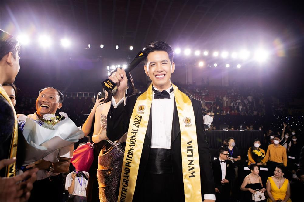 Nháo nhào vụ Minh Kha bỏ thi Mister Grand International 2022-2