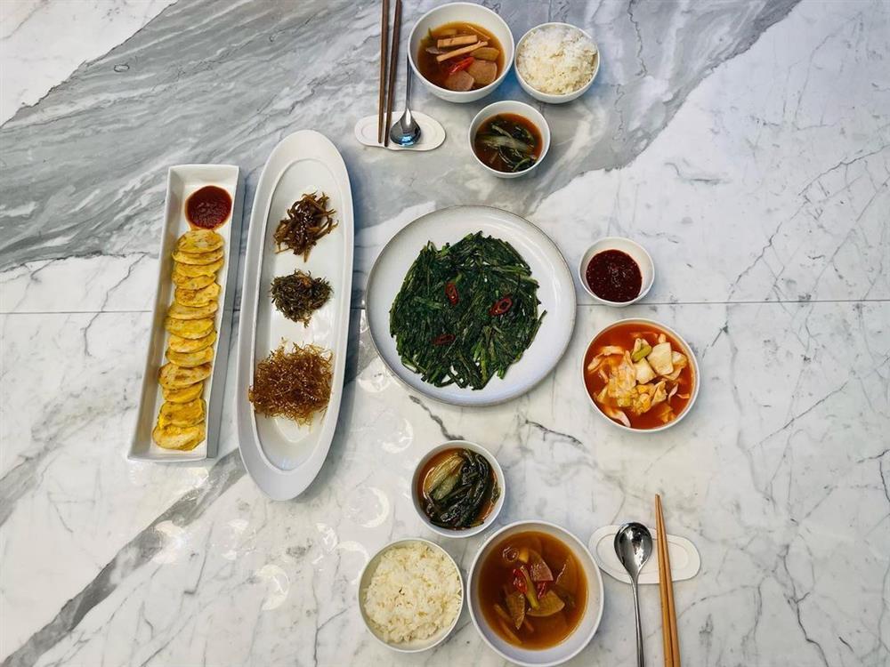 Hội mỹ nhân Hàn chuẩn bà hoàng nội trợ: Son Ye Jin nấu gì cũng ngon-4