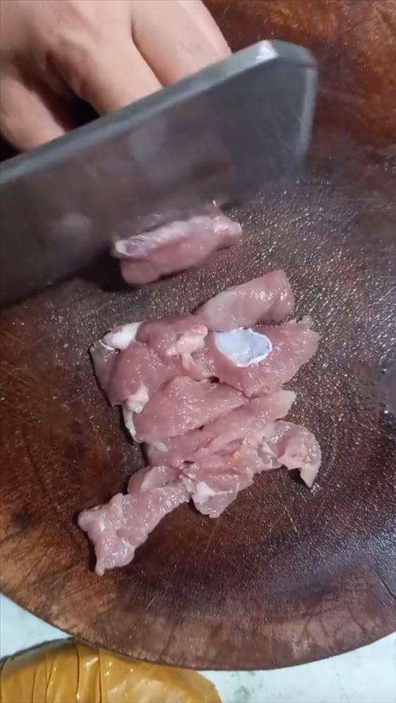 Chủ nhân loạt mâm cơm 5k, 8k hút triệu view nói gì khi bị tố dàn dựng?-2