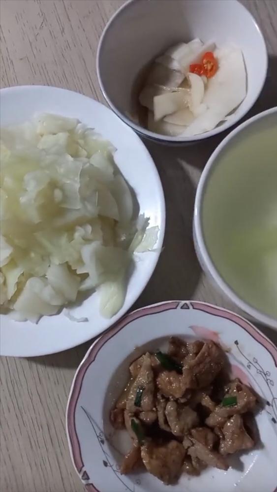 Chủ nhân loạt mâm cơm 5k, 8k hút triệu view nói gì khi bị tố dàn dựng?-3