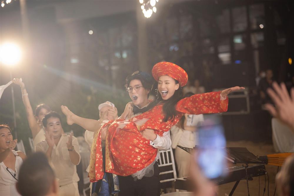 Huy Trần khoe mặt mộc Ngô Thanh Vân, tỏ tình hẳn 2 ngôn ngữ-12