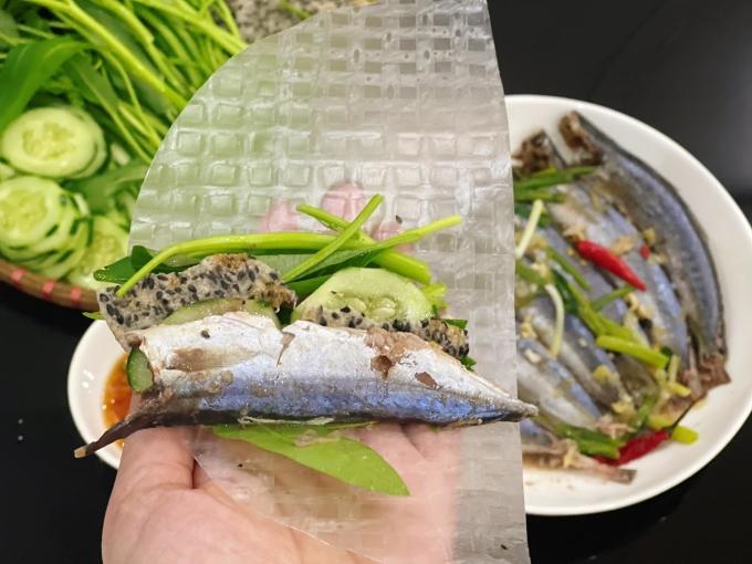 Cá nục hấp cuốn bánh tráng xứ Quảng-2