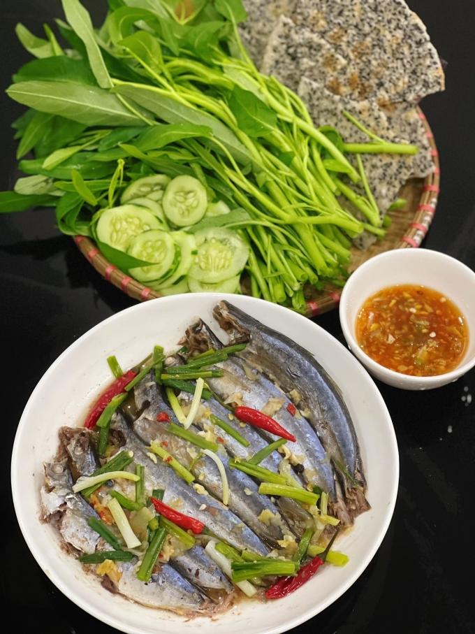 Cá nục hấp cuốn bánh tráng xứ Quảng-3